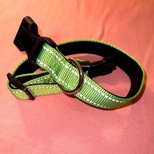 Green and reflective stripes padded collar size large to X-Large
